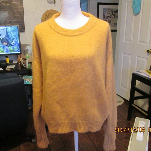 American Vintage (Brand) Alpaca & Wool Blend Pullover Sweater, Gold, Size M/L - Picture 1 of 8